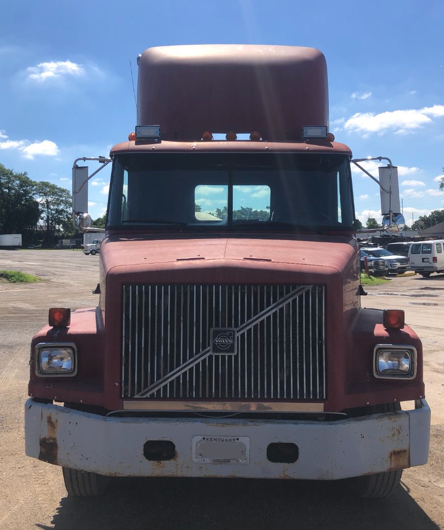 1996 VOLVO WG64 - Image 8